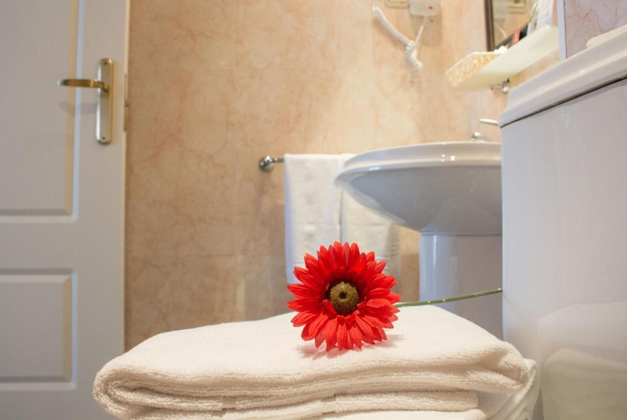 Hotel Jardin De Aranjuez Luaran gambar
