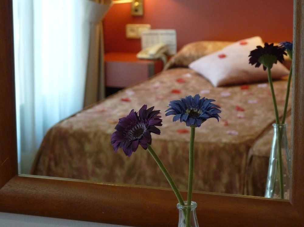 Hotel Jardin De Aranjuez Luaran gambar