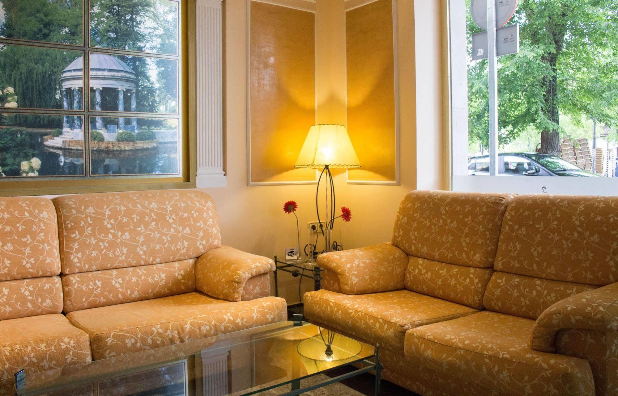 Hotel Jardin De Aranjuez Luaran gambar